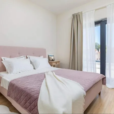 Дом отдыха Mit Privatpool Fuer 8 Personen Ca 190 Qm In Barbariga, Istrien Istrische Riviera